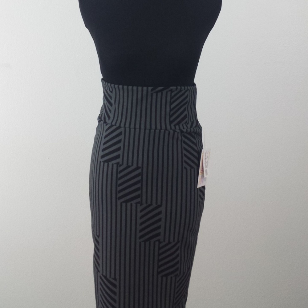NWT XS LuLaRoe Black & Gray Cassie Pencil Skirt